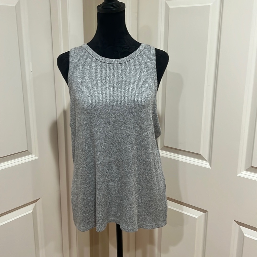 Woman’s, XL, grey, ribbed, tank top. By a new day. Flawless!